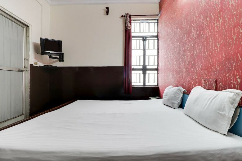 Spot On 40076 Hotel Sunny