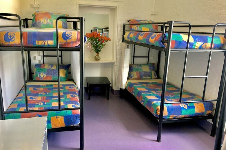 Hostal Hobart's Accommodation & Hostel