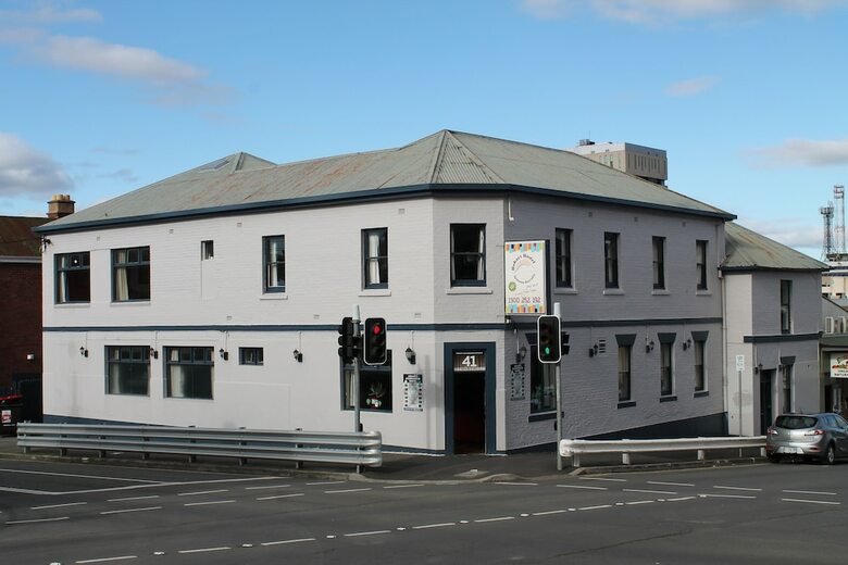 Hostal Hobart's Accommodation & Hostel