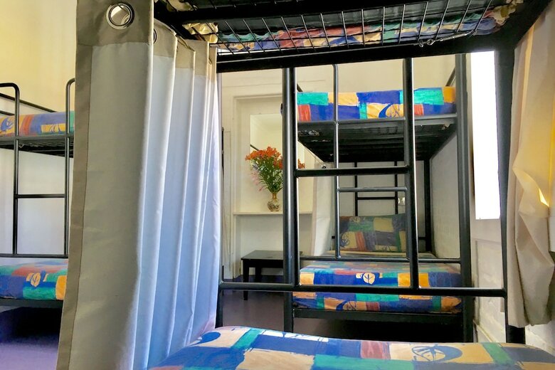 Hostal Hobart's Accommodation & Hostel
