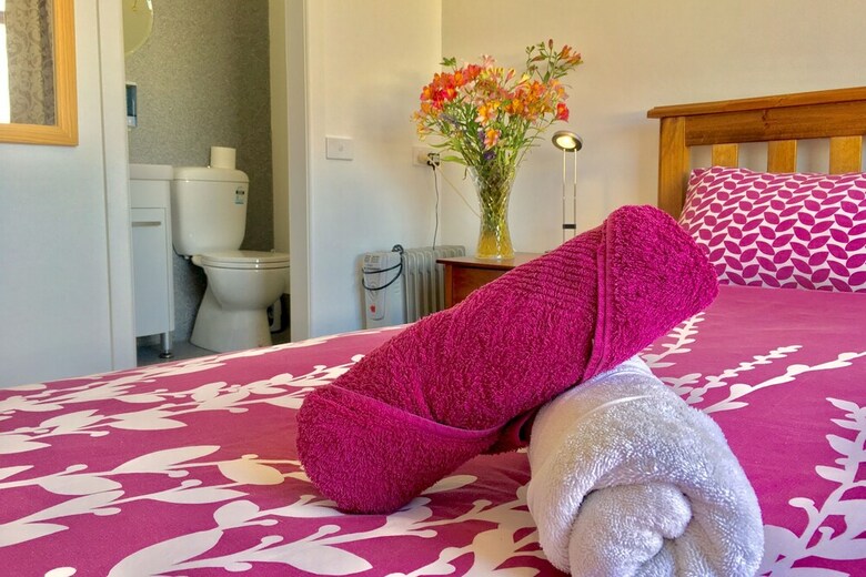 Hostal Hobart's Accommodation & Hostel
