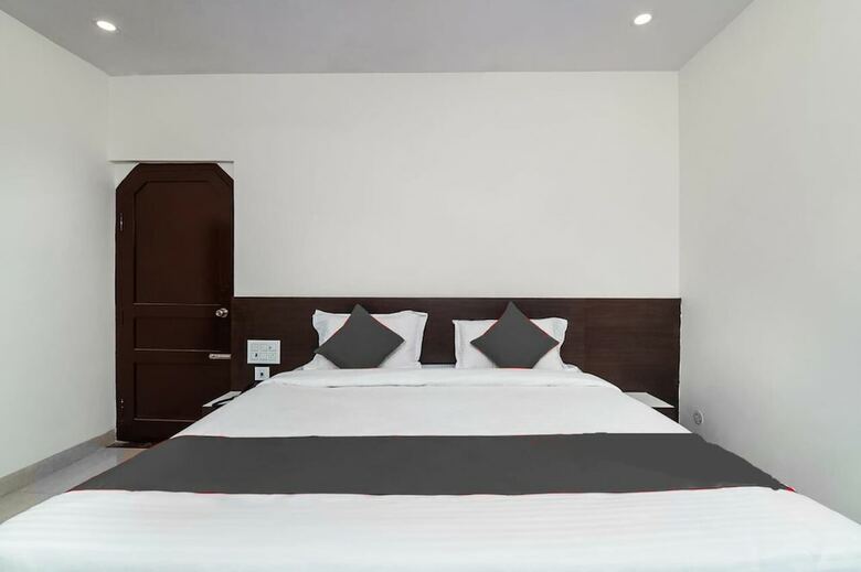 Hotel Sri Raghavendra Inn