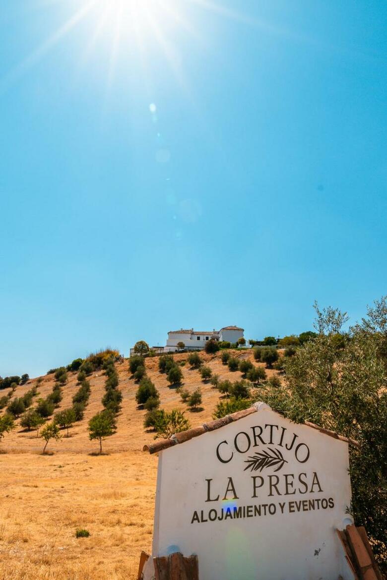 Apartamentos Cortijo La Presa