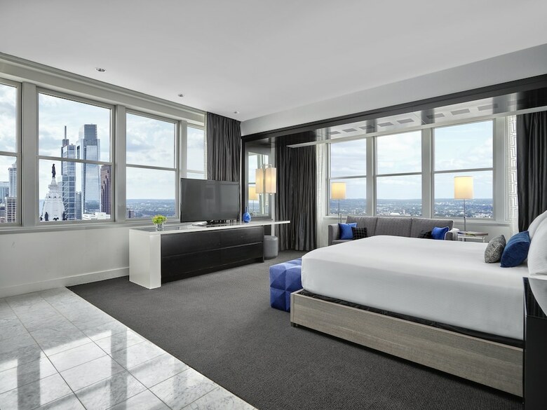 Loews Philadelphia Hotel