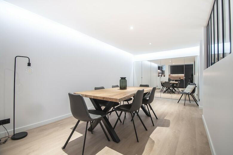 Luxury Townhouse - Eiffel Tower