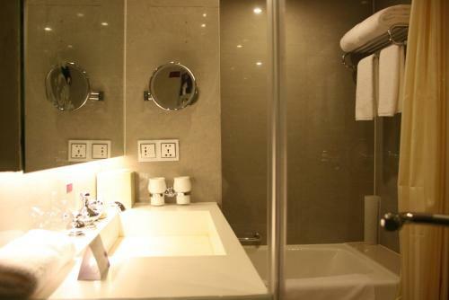 Grand Mercure Hotel Hualing