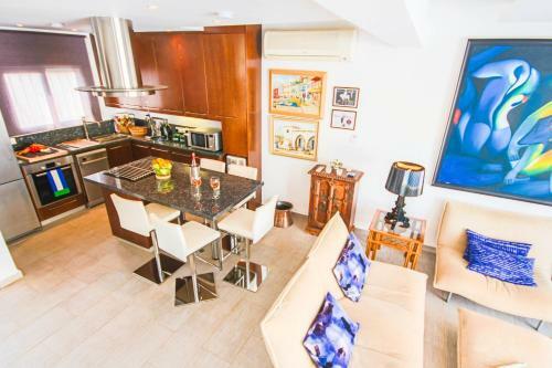 Villa Blue Phoenix