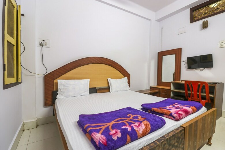 Spot On 46266 Hotel Poonam