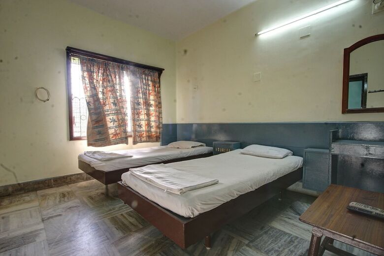 Spot On 43256 Hotel Anandha
