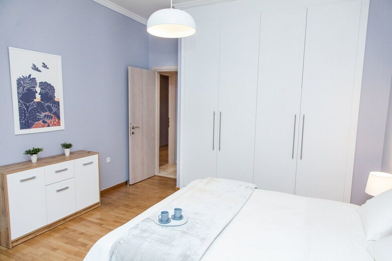 Stylish And Bright Apartment In Athens