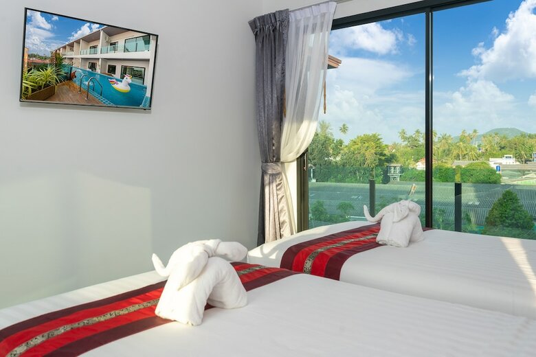 Hotel The Thames Pool Access Resort