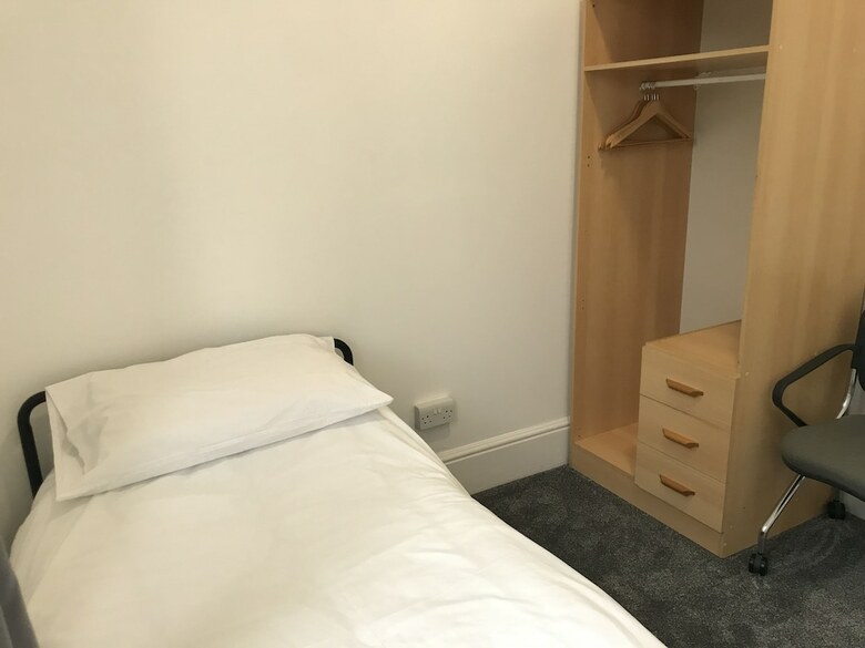 Hostal Number 6