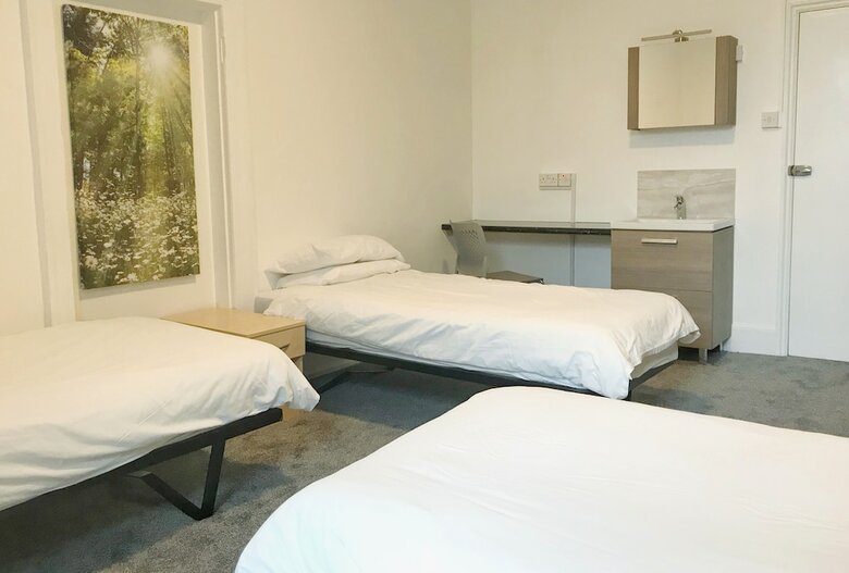 Hostal Number 6