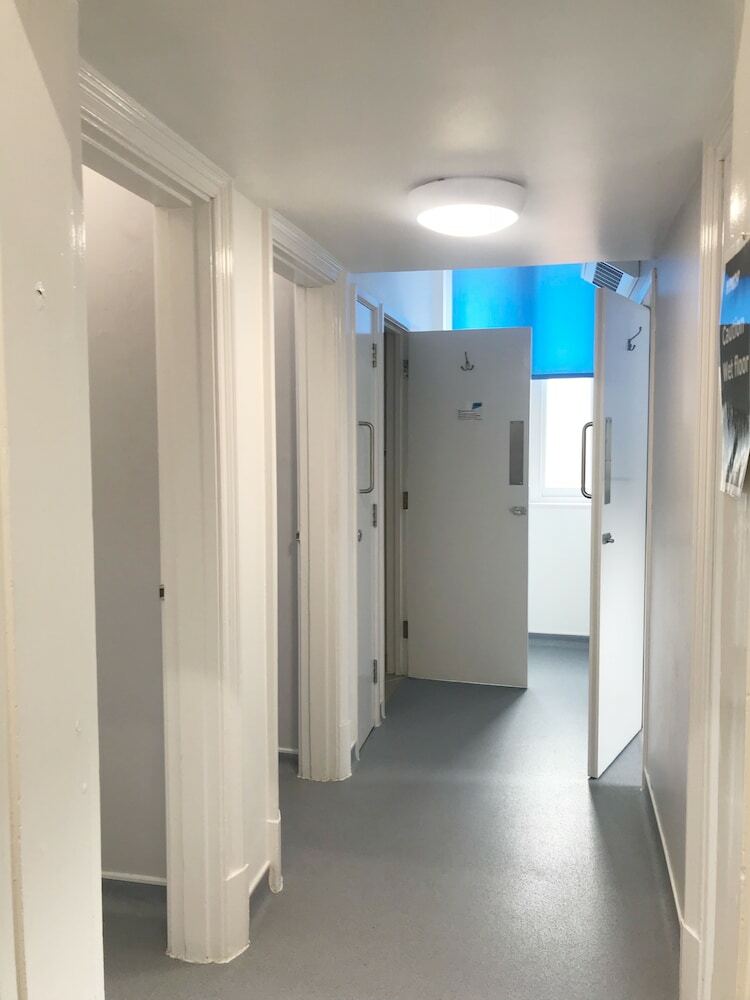 Hostal Number 6