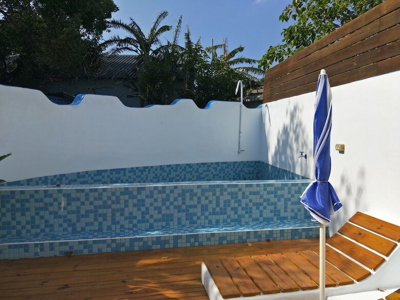 Blues White B&B