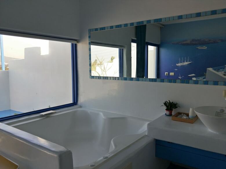 Blues White B&B
