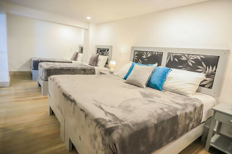 Hotel Iguana Surf Camp