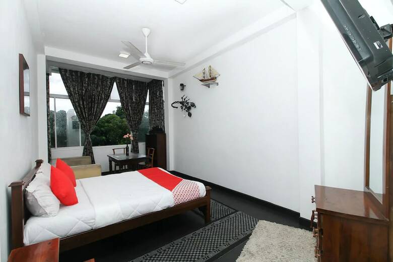 Hotel Oyo 395 One Way High Tension