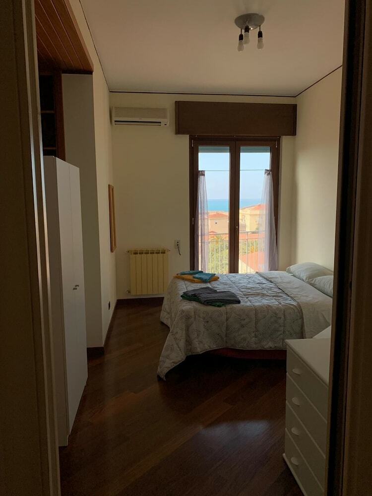 Capo D'orlando Central Apartments