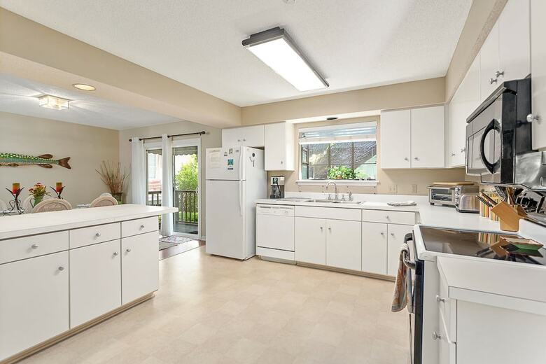 111 Mews Circle By Hodnett Cooper