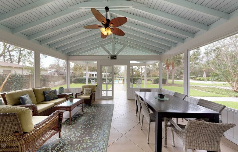 Seaglass Cottage By Hodnett Cooper