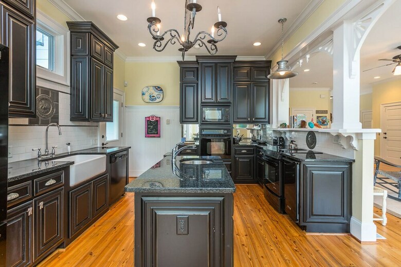4205 9th Street By Hodnett Cooper