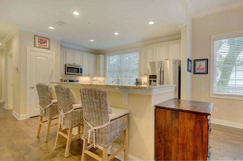 400 Ocean Blvd. #1206 By Hodnett Cooper