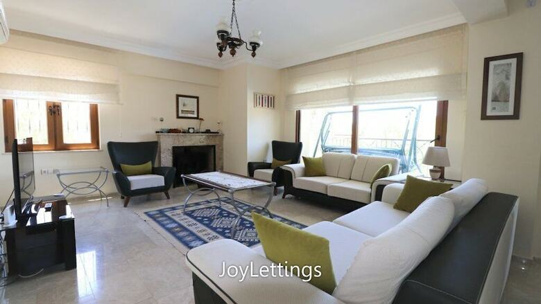 Villa Ax07 By Joylettings