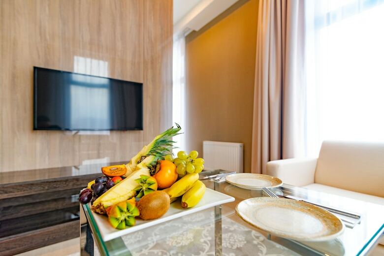 Resident City Hotel
