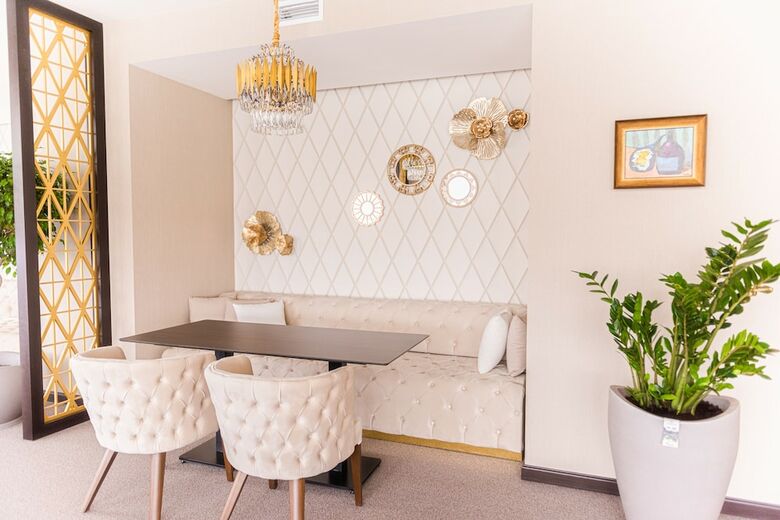 Resident City Hotel
