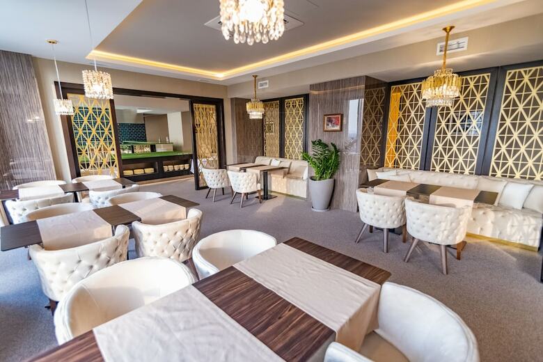 Resident City Hotel