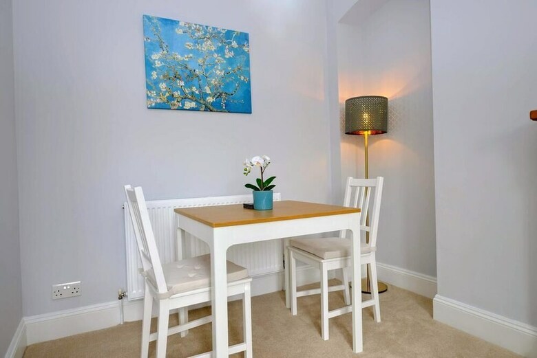 Karah Suites - Chandos Apartments