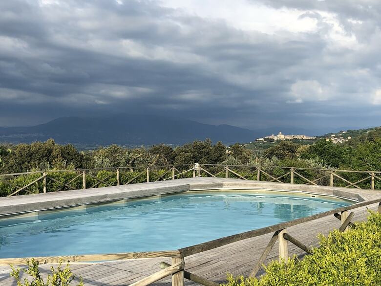 Villa 6 Bedrooms Umbrian Farmhouse