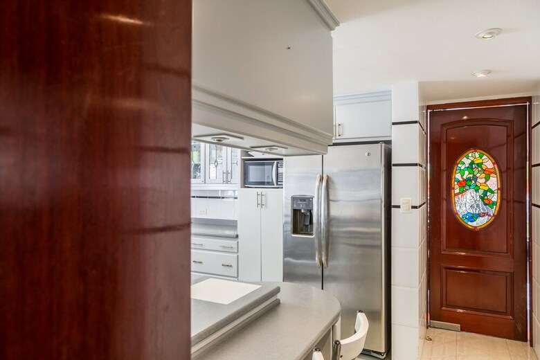 Casa Real: Incre�ble Casa Sobre La Laguna