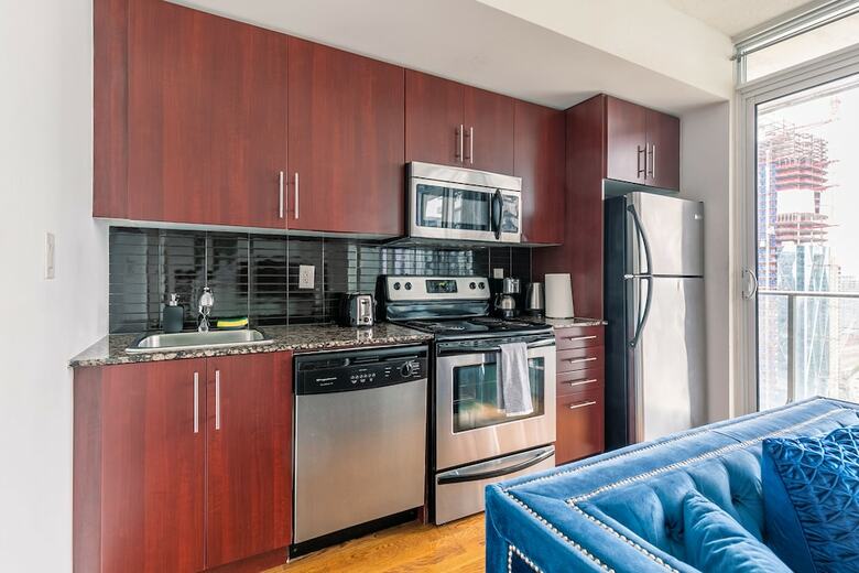 Apartamentos Gorgeous Condos In Maple Leaf Square