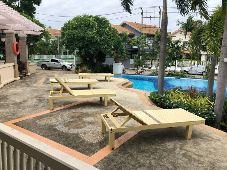 Pattaya Pool Villa Tlh