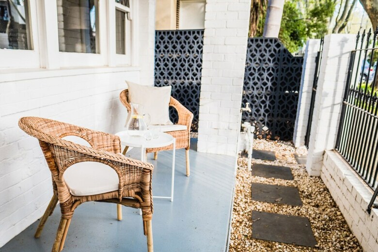 Elwood Beach Calming Tones - Rejuvenate Stays