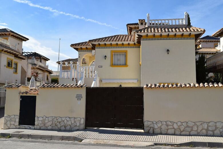 Lower Apartment With Semi-private Pool