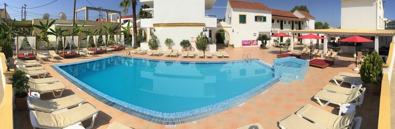 Aparthotel Oasis Beach Club