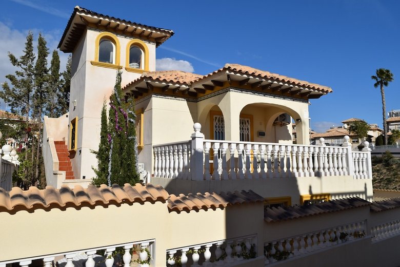 Full Villa With Private Salt Water Pool