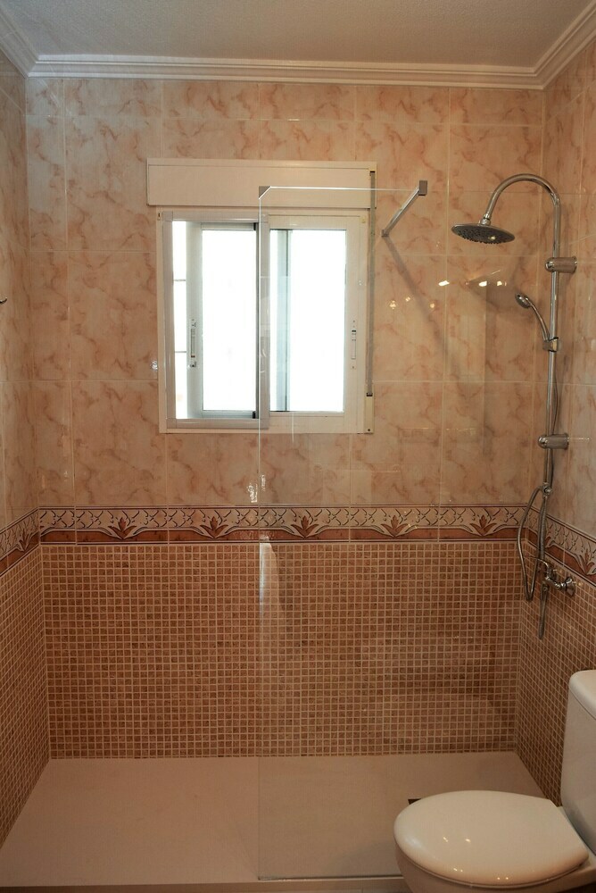 Full Villa With Private Salt Water Pool