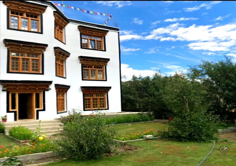 Tih - Hotel Omasila - Padum