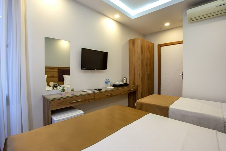 West Palace Hotel