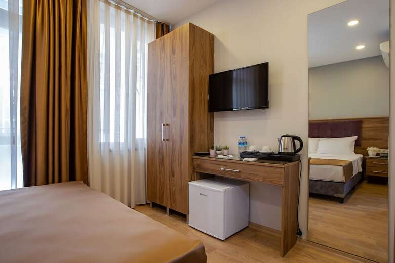 West Palace Hotel