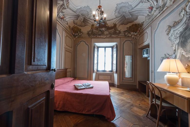 Posada Casa Regina Montis Regalis
