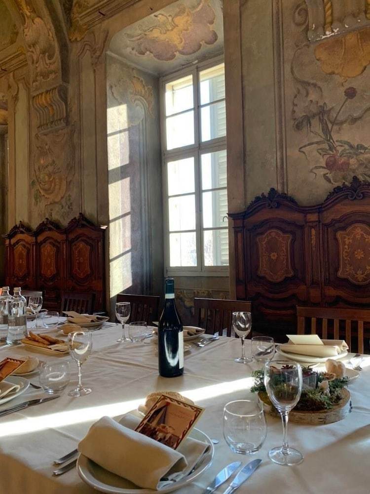 Posada Casa Regina Montis Regalis