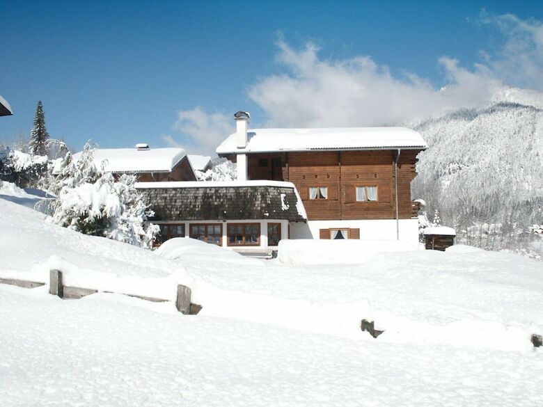 Apartamentos Chalets Z�hrer - Wohnen Am Wasser