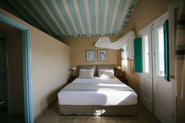 Hostal Niriides Hotel & Apartments