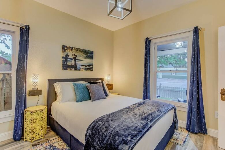 1br Modern & Chic Bring Your Bikes And Dog!