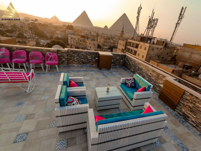 Hotel Pyramid Edge